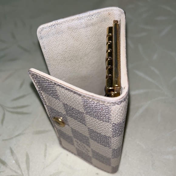 Louis Vuitton Damier Azur 6 Key Holder - Picture 11 of 16